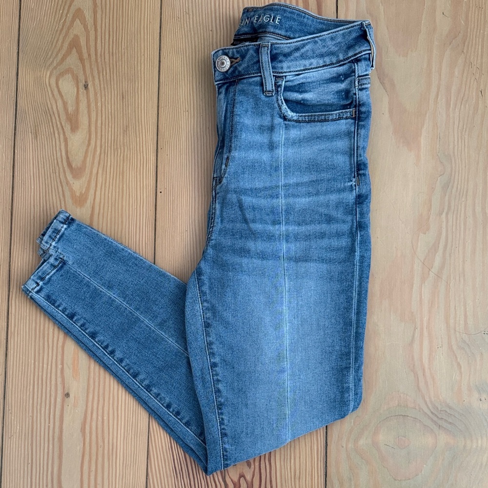 American Eagle Outfitters Light Blue Skinny Jeans